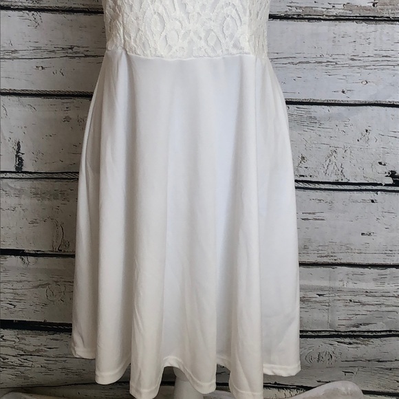 NEW PZZ Beach Floral Lace Halter Neck Dress Size Medium - Picture 4 of 10